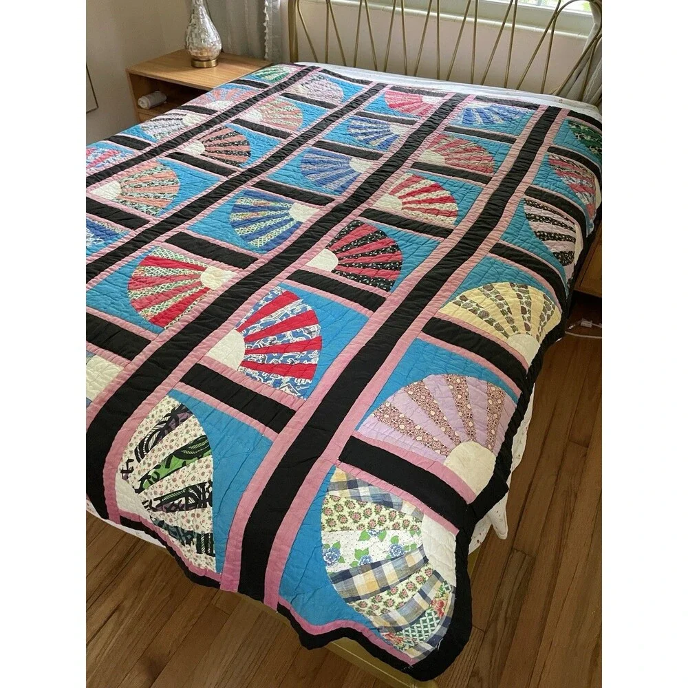 Vintage Grandmother’s Fan Hand Sewn Patchwork Quilt 75”x60”